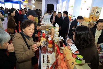 江蘇330種名特優農產品驚艷展銷，春茶竹筍小龍蝦成亮點