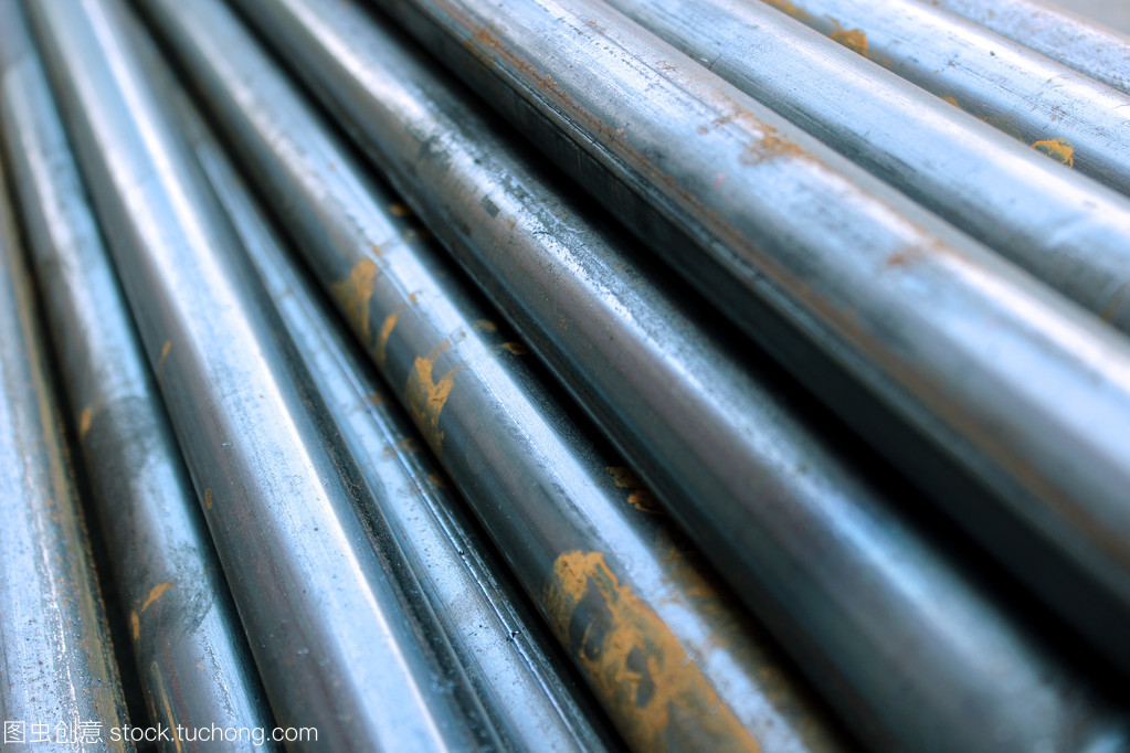 黑色鋼管與無(wú)縫鋼管 特性、應(yīng)用與選擇指南